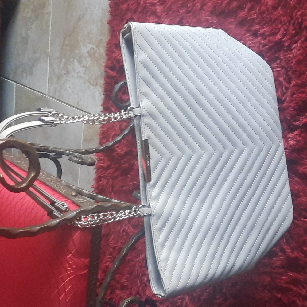 Nine west hand bag! An Everyday /Everything bag!